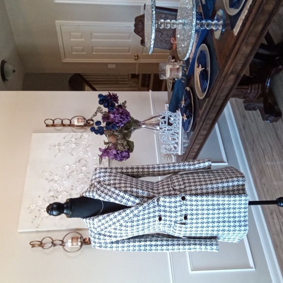 Zara Women's White And Black Double Breasted Tailored Coat. Size M - Picture 16 of 17